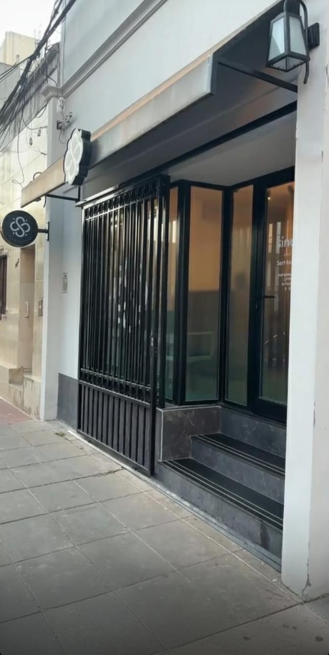 Modelo odontológico con coronas de zirconio de alta estética